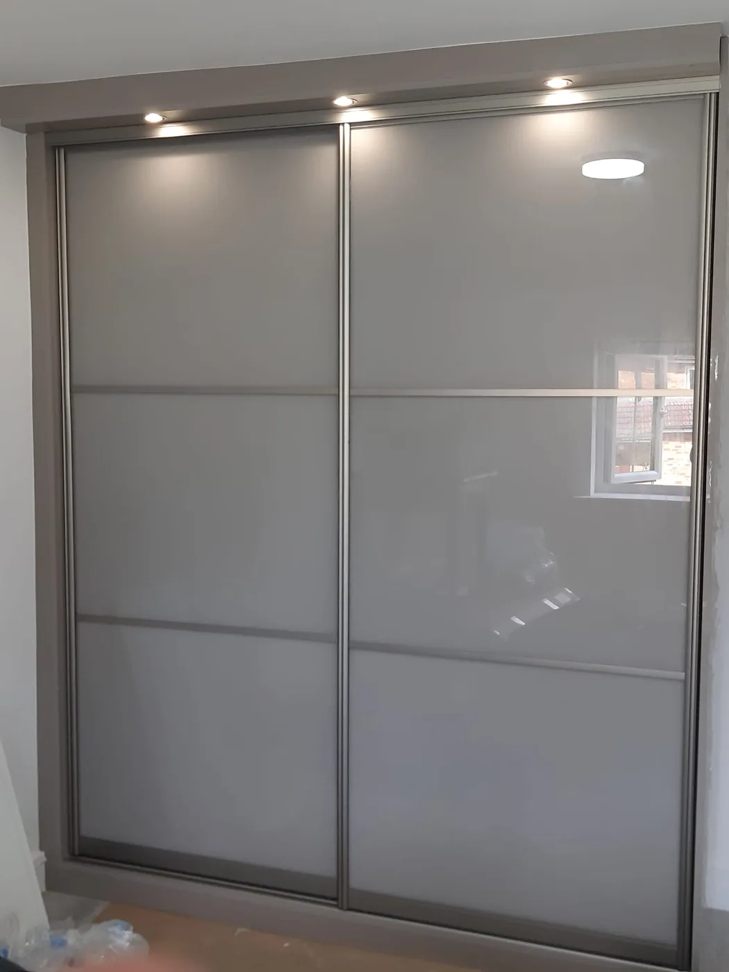 Mushroom & glass sliding wardrobe