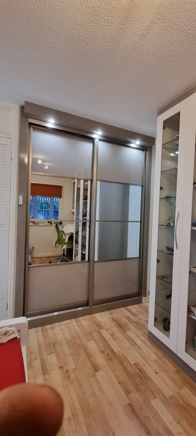 Taupe & mirror sliding wardrobe